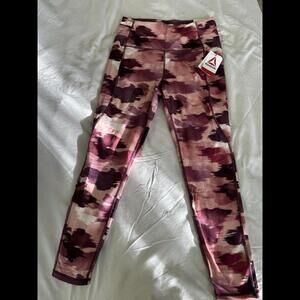 Stylish Reebok High-Waisted Leggings - Pink Camo Print